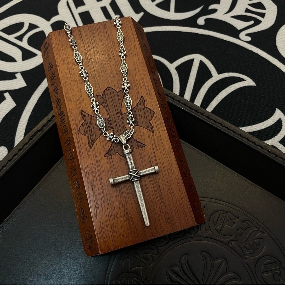 Women's Chrome Hearts Gothic Dagger Cross Silver Necklace for Streetwear